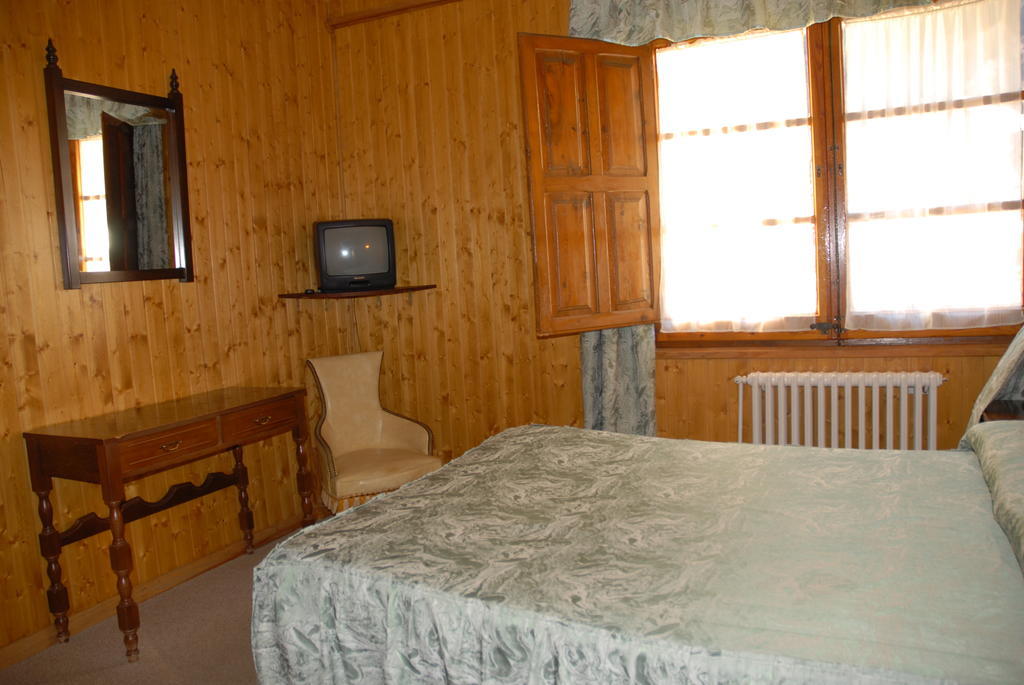 Hotel Europa Les Pokoj fotografie